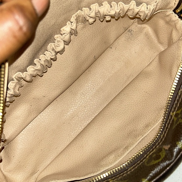 Louis Vuitton Monogram Trousse Toilette 28 - Picture 10 of 12